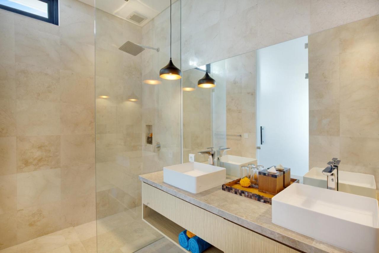 Eight Palms Villa Seminyak By Ini Vie Hospitality ภายนอก รูปภาพ