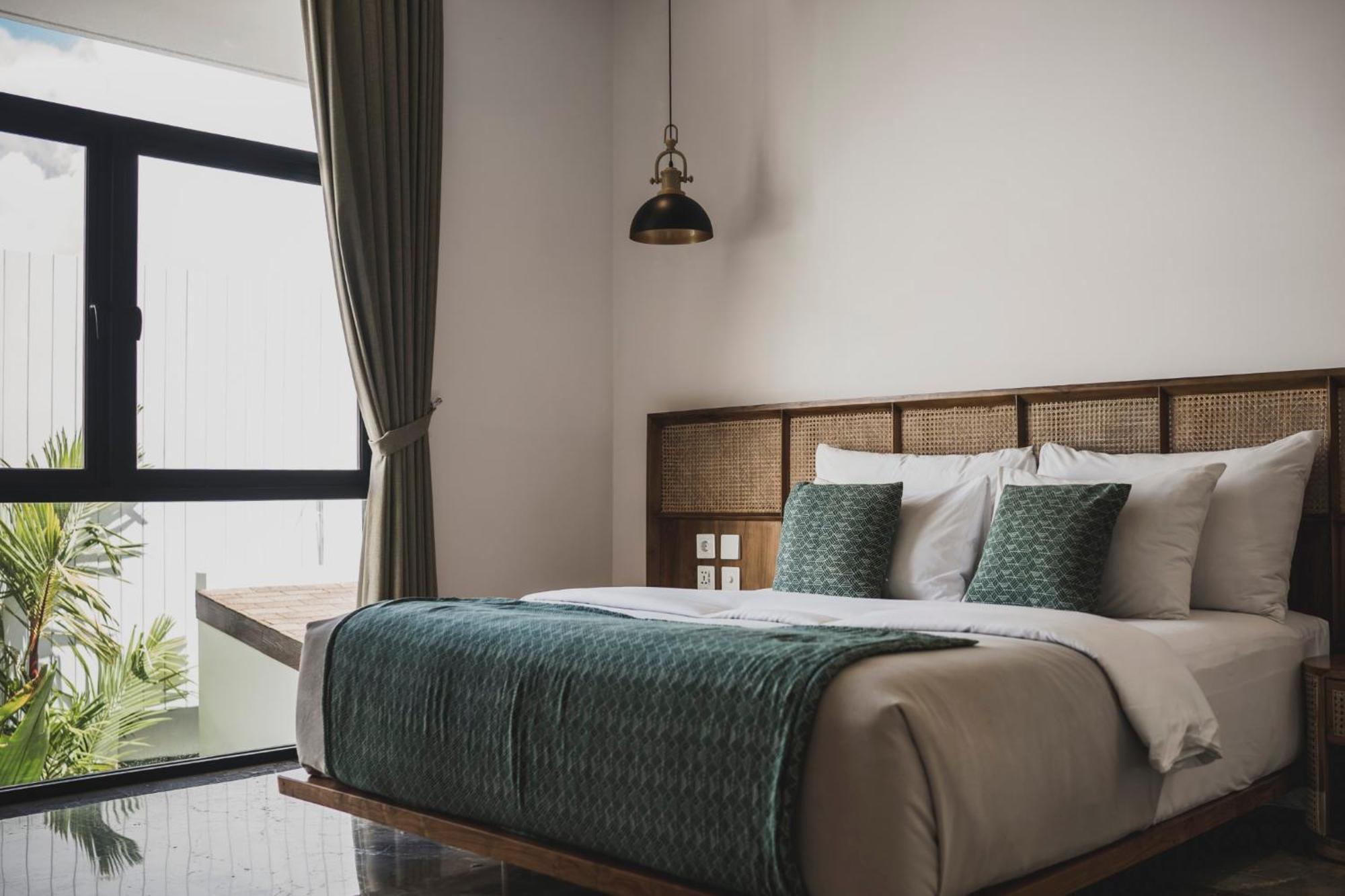 Eight Palms Villa Seminyak By Ini Vie Hospitality ภายนอก รูปภาพ